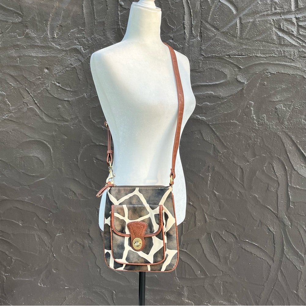 Giraffe print crossbody bag purse classic style goes with everything - Picture 2 of 5
